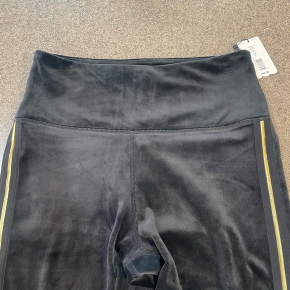 🆕 “Cut The Frills” Premium Velour Leggings with Gold Side Stripe, Size medium - Picture 5 of 8